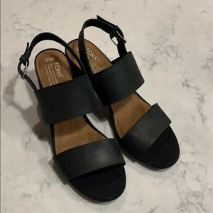 TOM’s Poppy Sandals! Size: 9.5